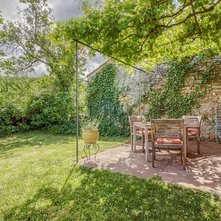 Cosy With Garden *