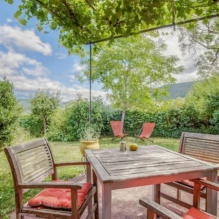Cosy With Garden Holiday home Ponet-et-Saint-Auban
