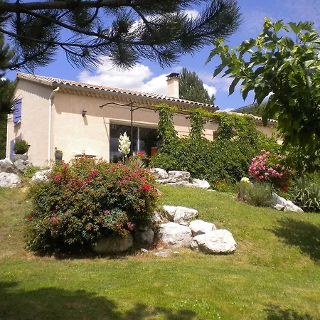 Cosy With Garden Ponet-et-Saint-Auban
