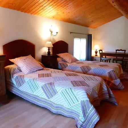 Cosy With Garden Holiday home