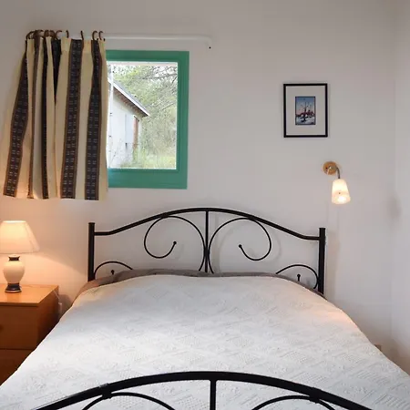 Cosy With Garden Holiday home Ponet-et-Saint-Auban
